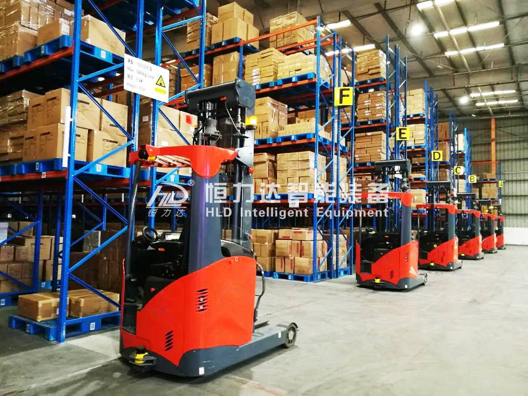 AGV叉车机器人货架