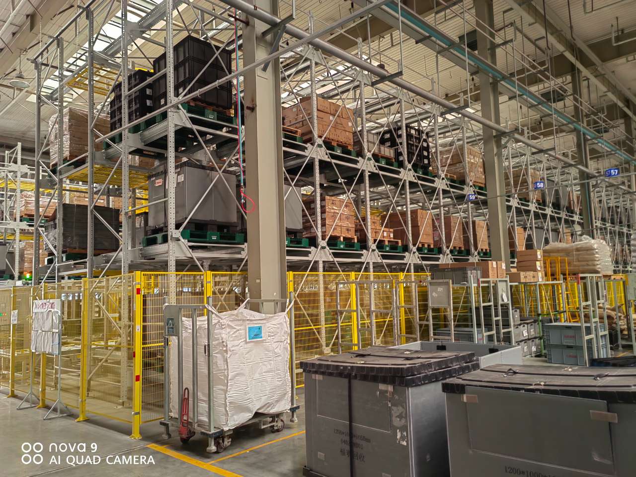 四向穿梭车立体库