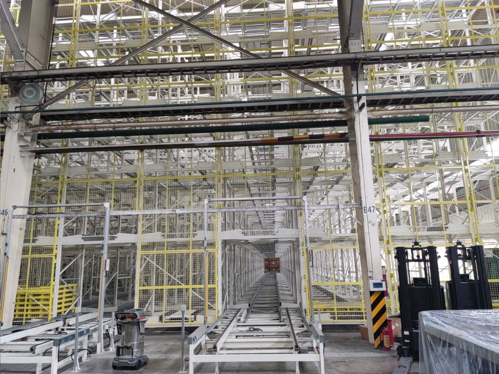 四向穿梭车立库