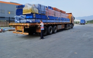 恒力达货架出货区